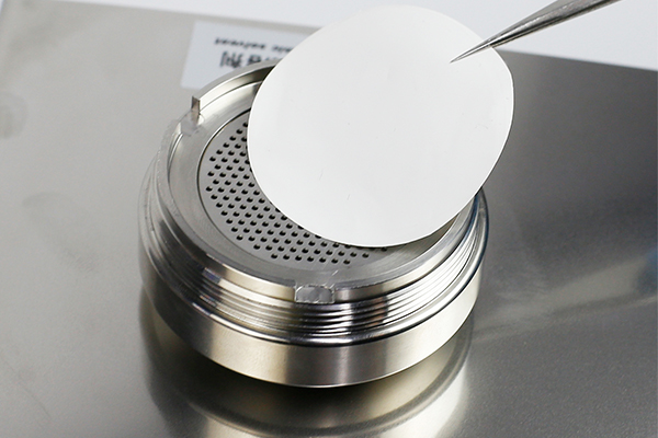 GF/B glass fiber filter demonstrating superior borosilicate glass performance compared to alternative filtration materials for demanding laboratory conditions