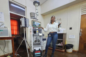 What should I pay attention to when using BAM Glass Fiber Filter Tape Roll?